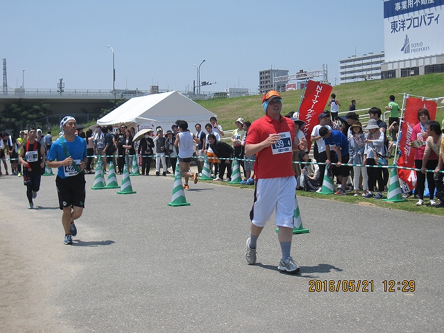 企業対抗駅伝3-4前田.jpg