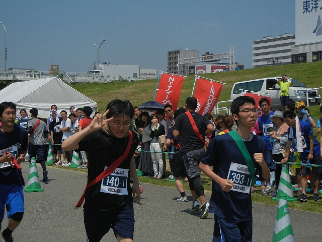 企業対抗駅伝4-1武谷.jpg